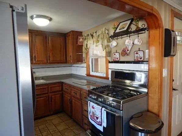 17 Hobson St, Fitchburg, MA 01420