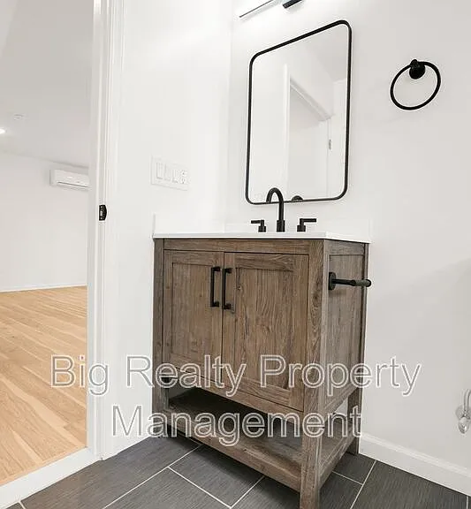 228 Bridge St #2 — Photo 16