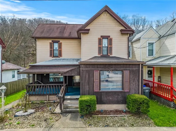 212 S Washington St, Evans City, PA 16033