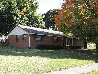 Nice 4 BR, 2 Bath home in Heather Hills, in Warren Township schools.