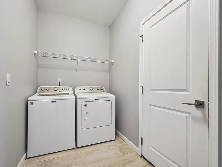 2312 Longmont Dr — Photo 24