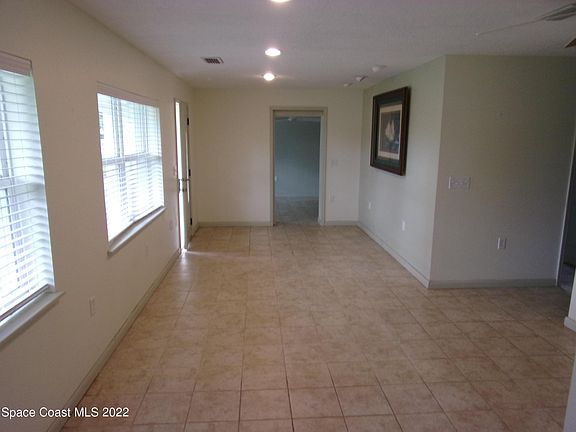 5th image of 5221 Martin Ln