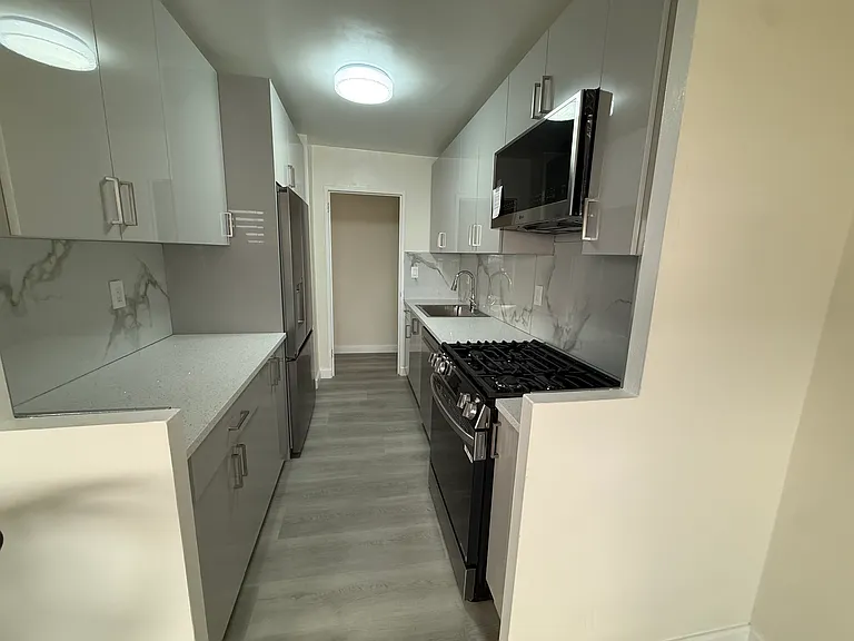 14430 Roosevelt Ave #601 — Photo 4