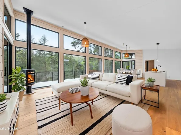 9 Havholm Lane #B2, Camden, ME 04843