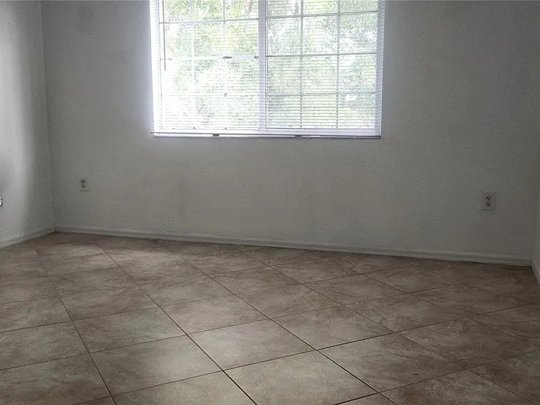 5011 Wiles Rd #306 — Photo 17
