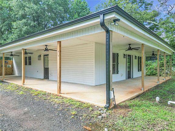 3rd image of 111 Stevenson Dr
