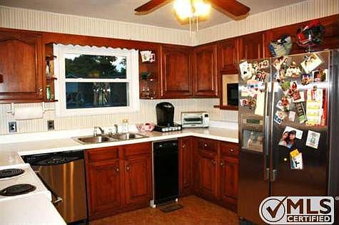 3rd image of 103 Holston Dr