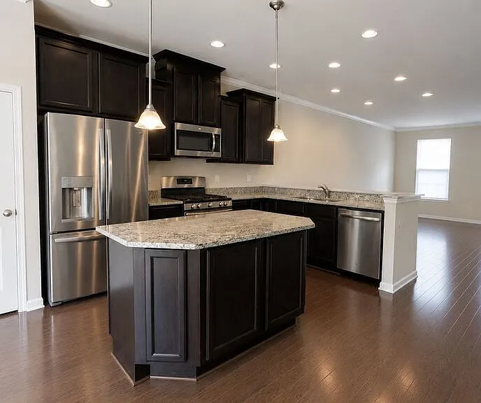 106 Calhoun Ln — Photo 1