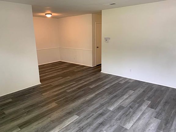 4th image of 1404 Avebury Cir