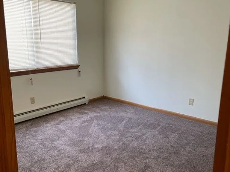 Garden Circle Apartments — Photo 17