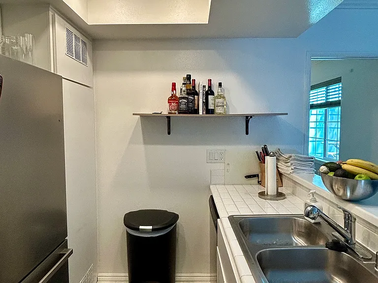 7025 Glade Ave — Photo 19
