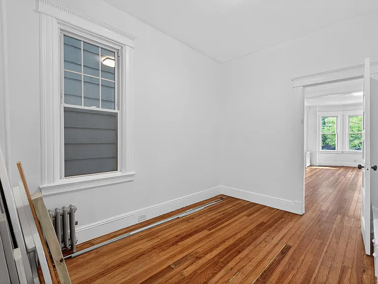 42 Duer Pl #1 — Photo 11
