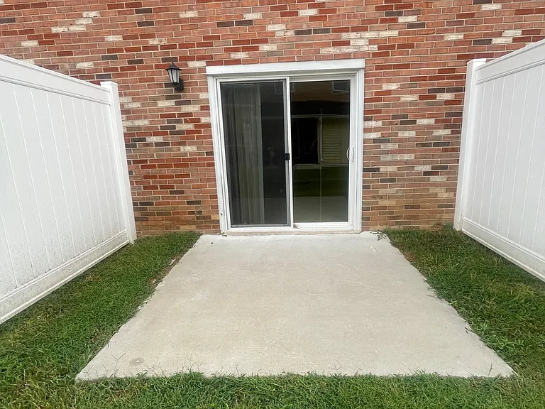 Longview — Photo 47
