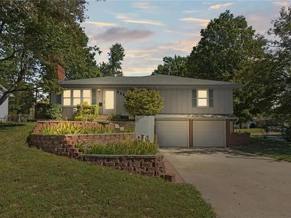 9323 Mullen Rd, Lenexa, KS 66215