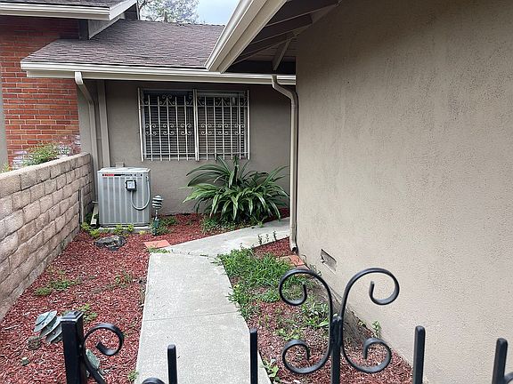4th image of 4758 Olivewood Ln