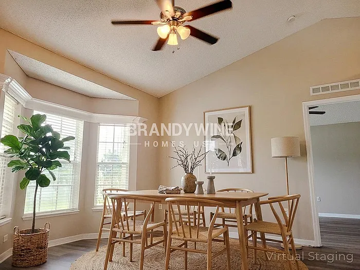 2564 Courtland Blvd — Photo 6
