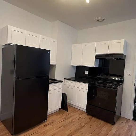 575 Cleveland St #2 — Photo 1
