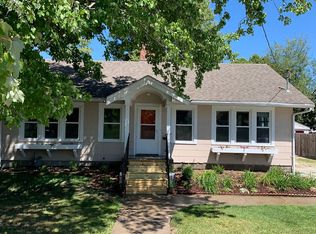 4515 Hickman Rd, Des Moines, IA 50310