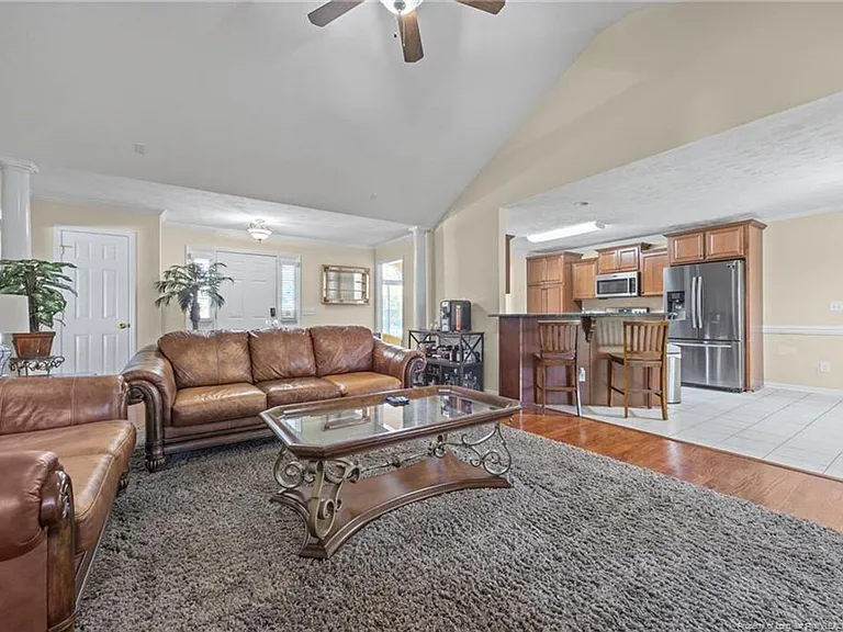 3805 Sunchase Dr — Photo 10
