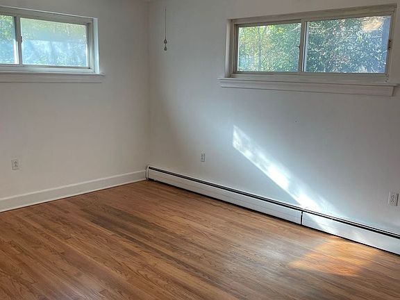 5th image of 2617 E Washington St