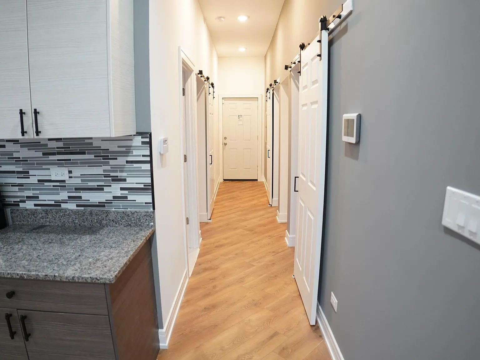 4039 W Carroll Ave — Photo 3