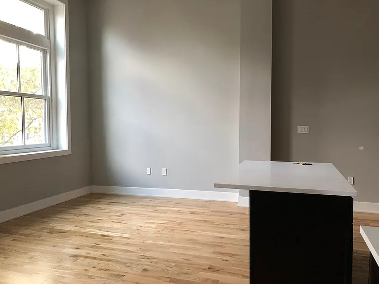 1521-1523 W Girard Ave #201 — Photo 8