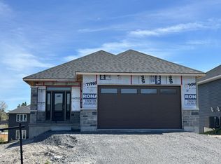 37 Rosewood Dr, Quinte West, ON K0K2C0