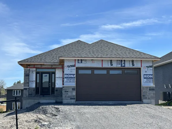 37 Rosewood Dr, Quinte West, ON K0K 2C0