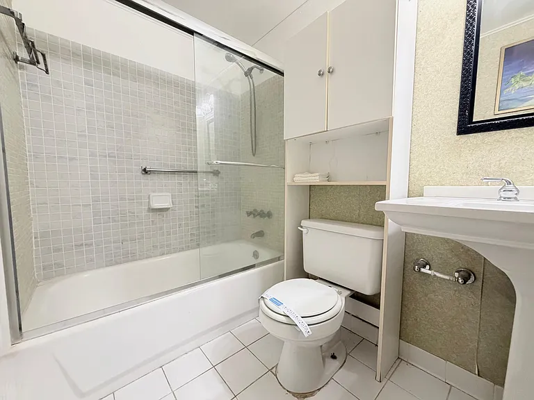 62 Easthampton C — Photo 4