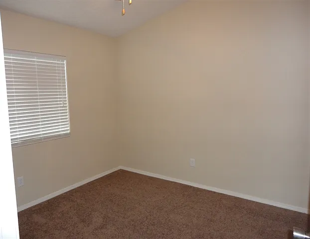 6301 Vaughn Dr NE — Photo 15
