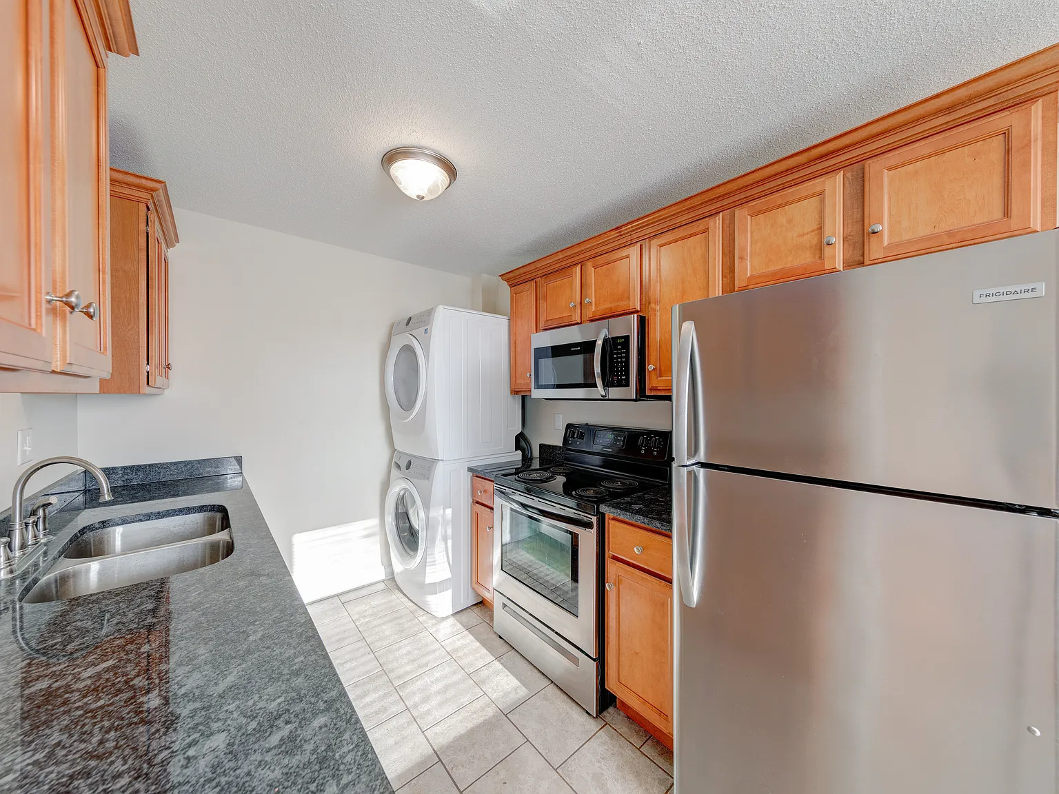 1 bed, 650 sqft, $925 — Photo 2