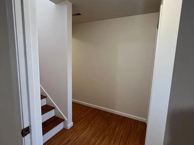 3 Bedroom 2 bath 2 car garage house — Photo 25