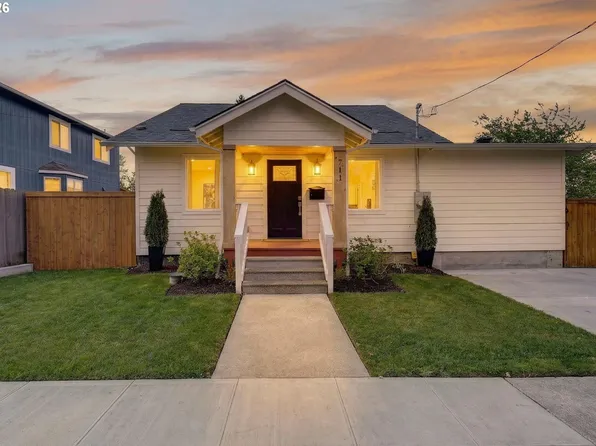 711 W 24th St, Vancouver, WA 98660