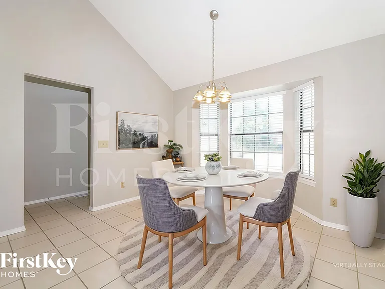 1008 Sennybridge Dr — Photo 6