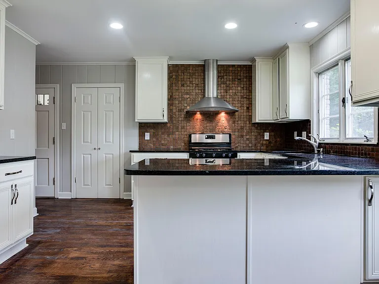 4207 Barfield Rd — Photo 16