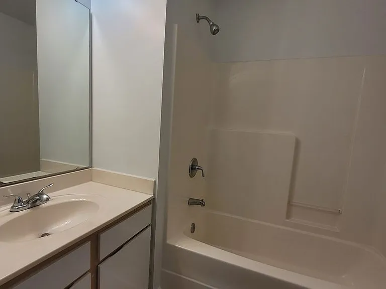 Arlington Apartments — Photo 112