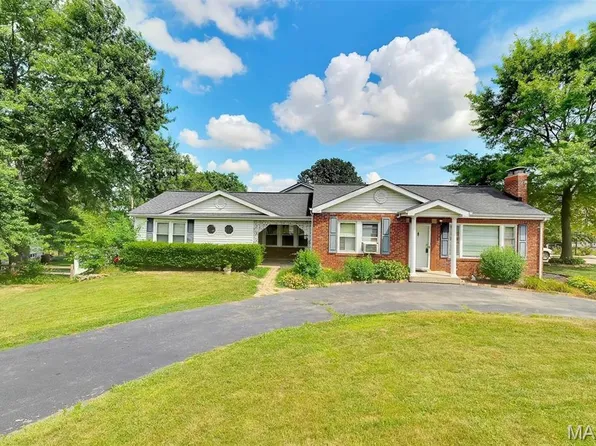 9920 Wolff Dr, Saint Louis, MO 63123