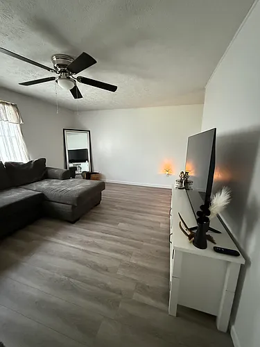 122 1/2 Meadow Ln Photo 1
