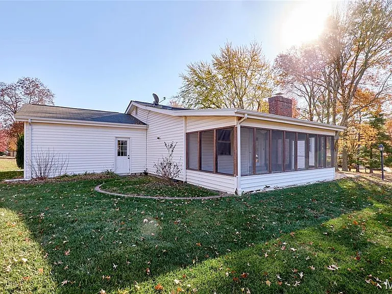 415 Trail Grove Ct — Photo 43