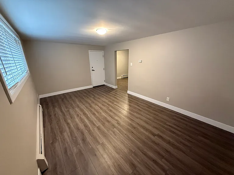 72 Barbara Cres — Photo 18