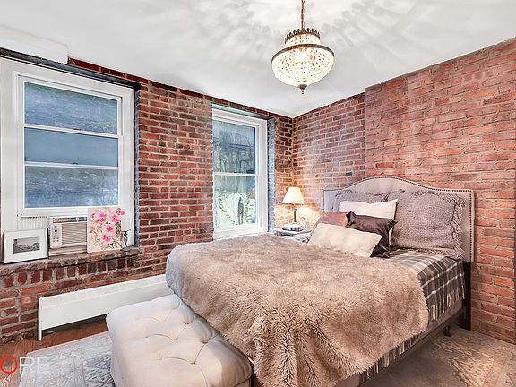 3rd image of 15 Jones St APT 1B