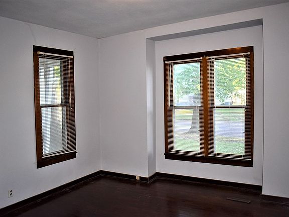 3rd image of 314 E Park St