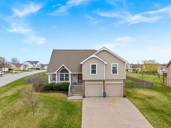 12880 Ridgeview Dr, Platte City, MO 64079