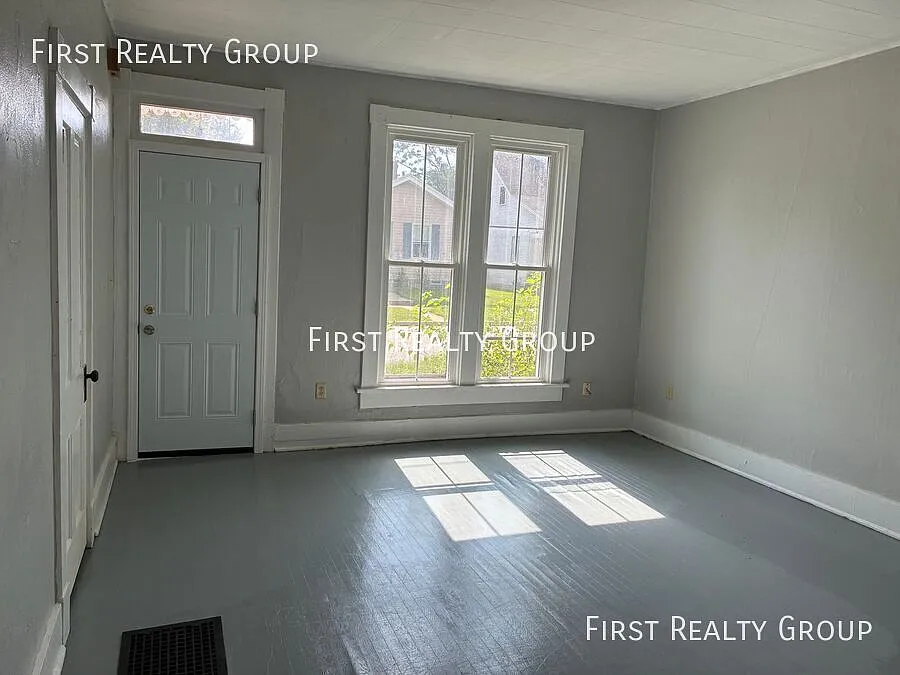 Nice 2 Bedroom Townhouse for Rent in Xenia, OH, Move in Ready! — Photo 2