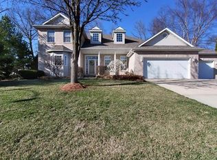 121 Forest Grove Dr, Glen Carbon, IL