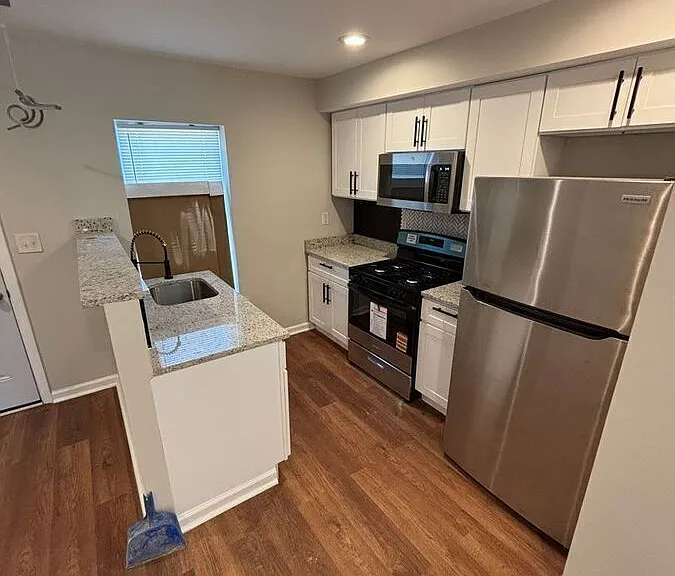 5301 Maple Ave — Photo 8