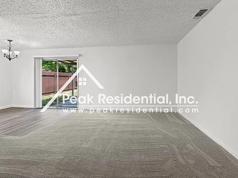 4154 Englewood St — Photo 3