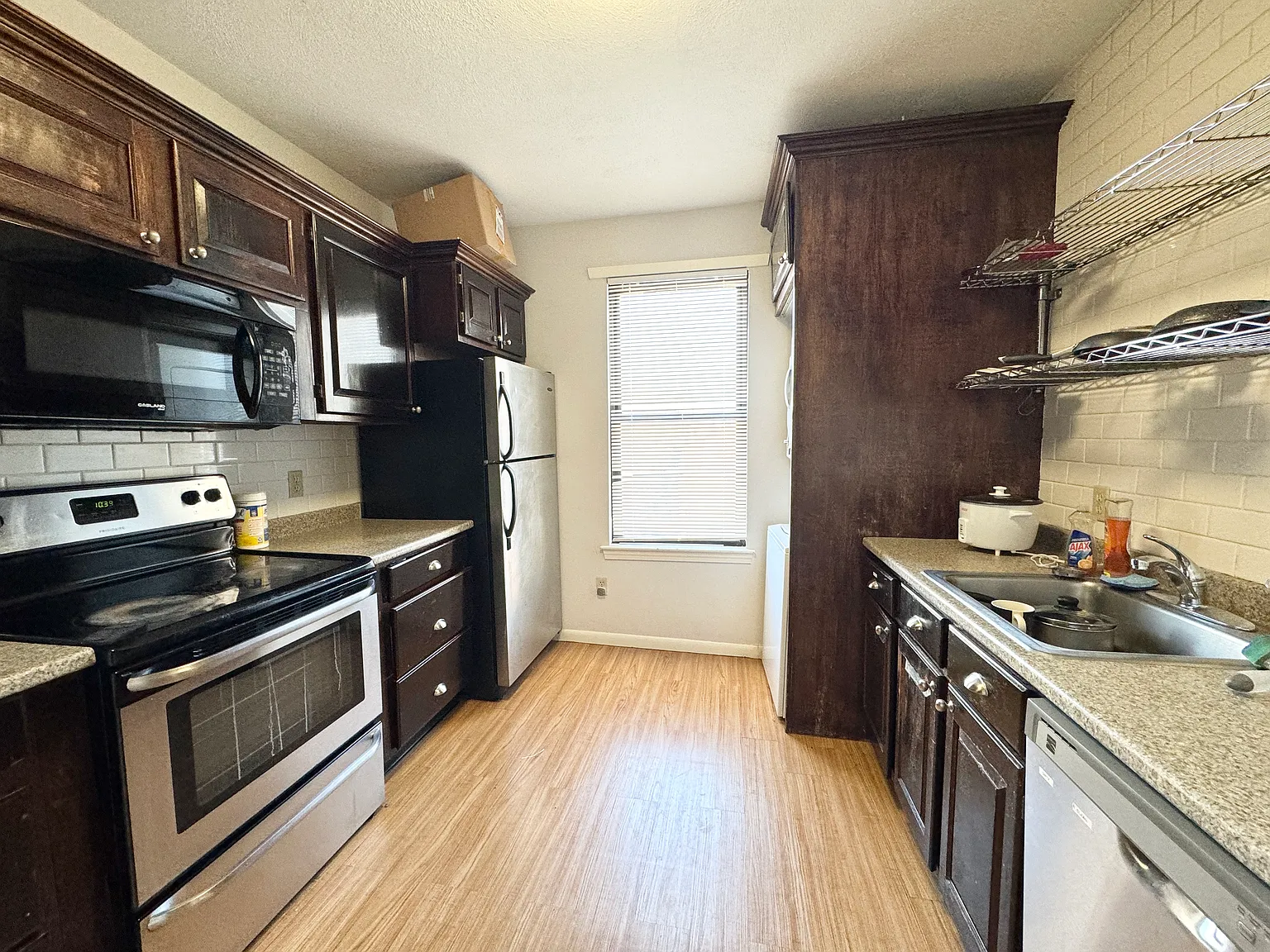 4 bed, 1500 sqft, $5,500 — Photo 2