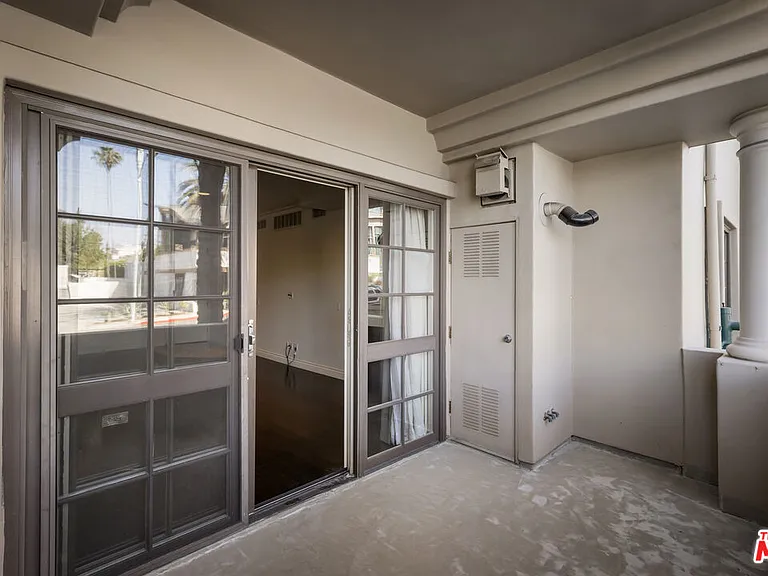 851 N San Vicente Blvd #102 — Photo 16