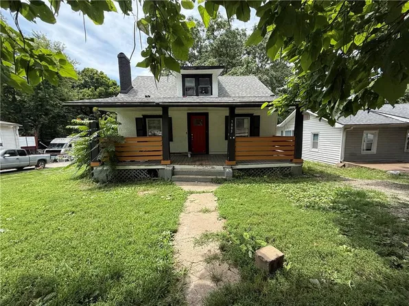 10033 E Wilson Rd, Independence, MO 64053